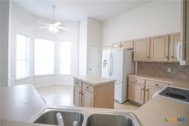 Building Photo - 2314 Kingsbury Dr