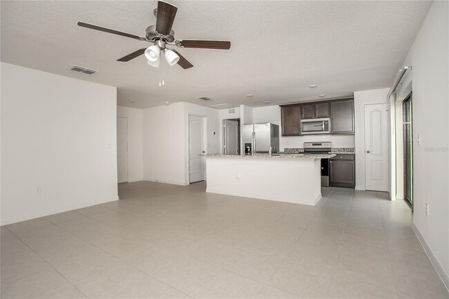 Building Photo - 35641 Rose Moss Ave