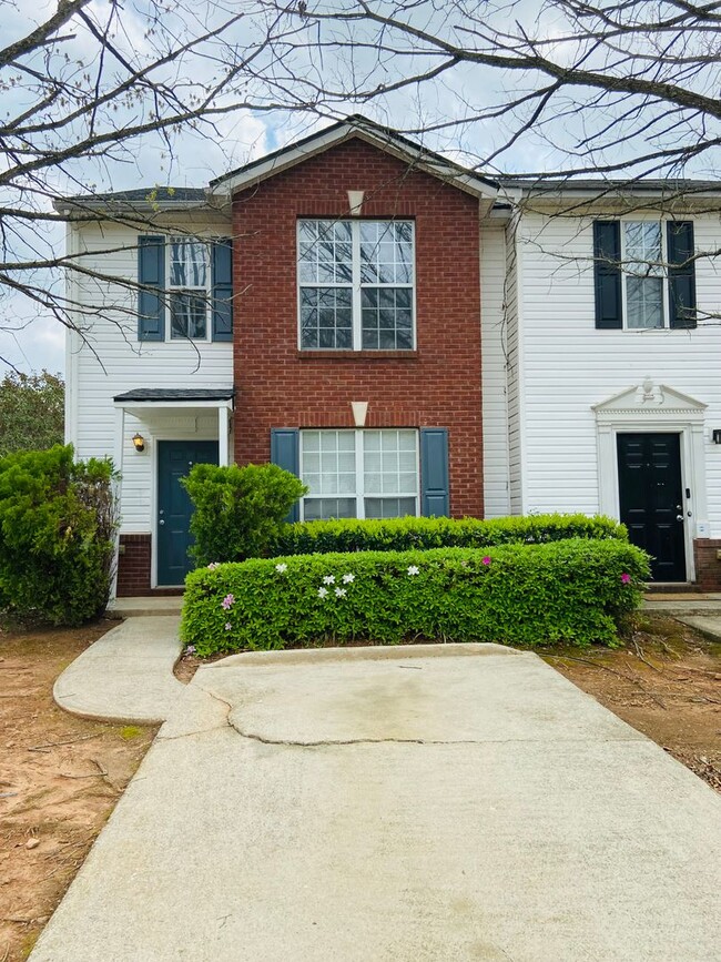 3 bedrooms /2.5 baths - Renovated Townhous... - 3 bedrooms /2.5 baths - Renovated Townhous... House