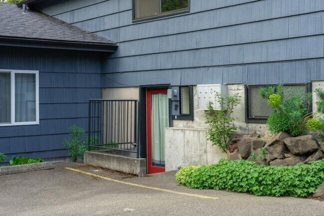 Building Photo - 0 bedroom in Seattle WA 98177
