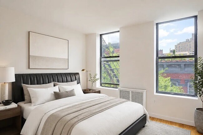 Foto del edificio - 141 W 10th St