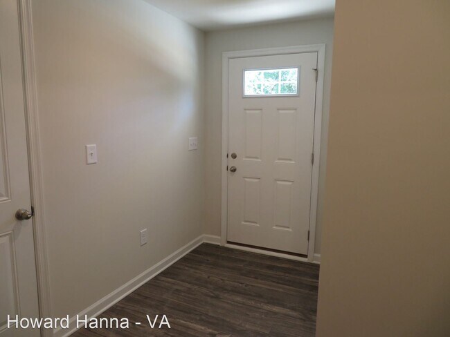 Building Photo - 3 br, 2.5 bath House - 114 Manilla Circle, #1