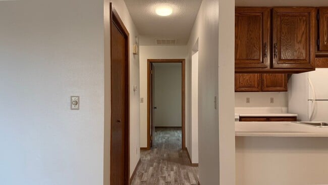 Building Photo - Fairway Fall Promo: 1 month free when you ...