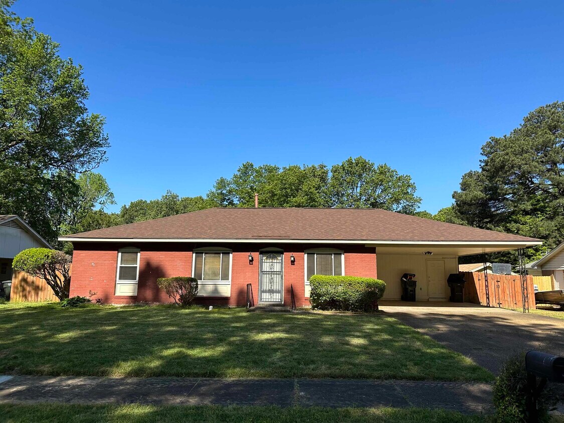 Foto principal - 2745 Satellite St