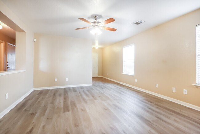 Foto del edificio - 11422 Seven Sisters Dr