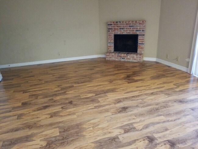 Building Photo - 5360 Indian River Dr