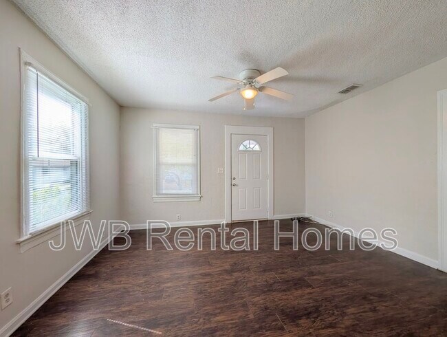 Foto del edificio - 217 E 48th St