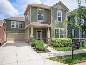Building Photo - 14275 Larson Dr