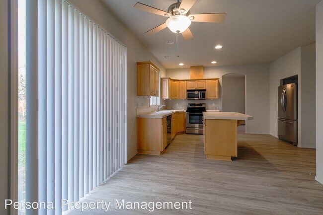 Foto del edificio - 1075 Sunset Ridge Dr