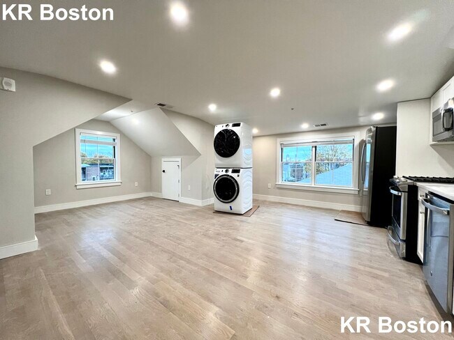 Foto del edificio - 12 Greylock Rd