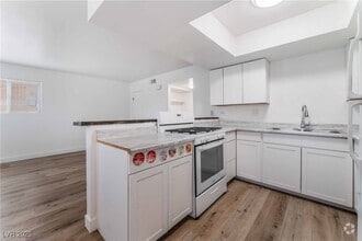 Building Photo - 6923 Issac Ave