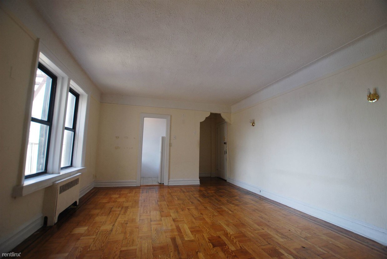 Foto del edificio - 2160 Caton Ave