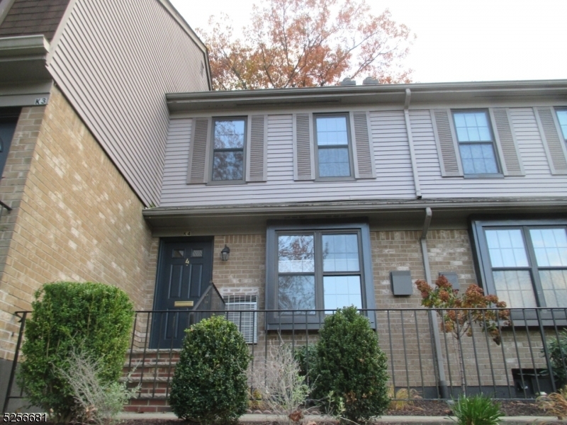Primary Photo - 181 Long Hill Rd