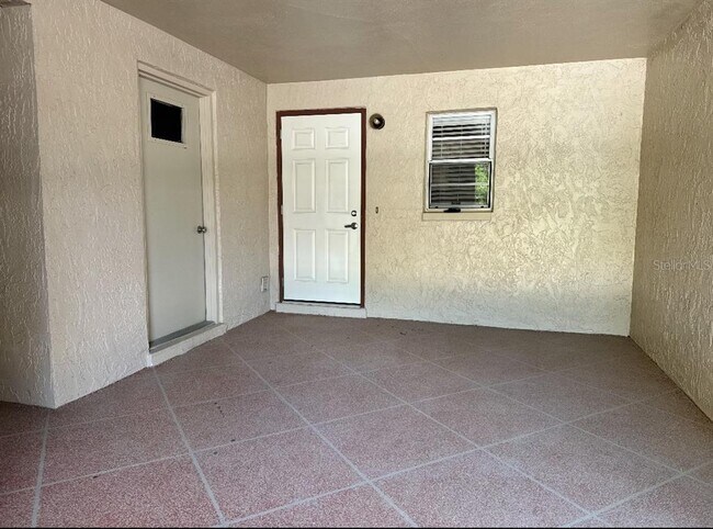 Foto del edificio - 9700 Starkey Rd