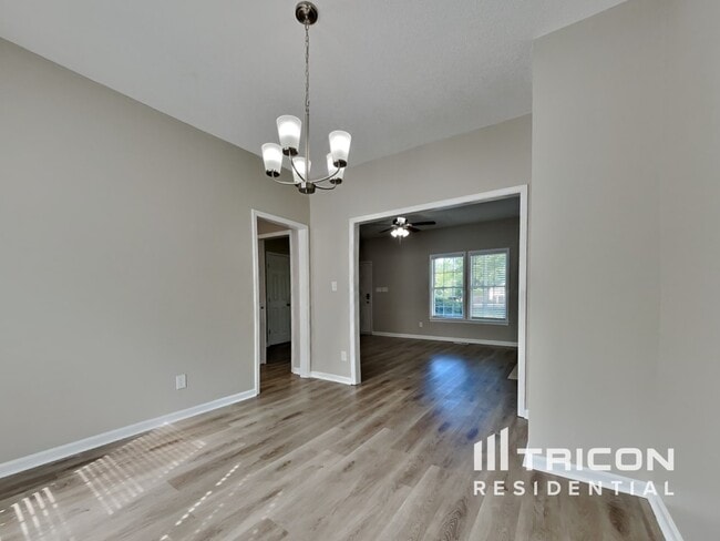 Building Photo - 513 Oak Dare Ln