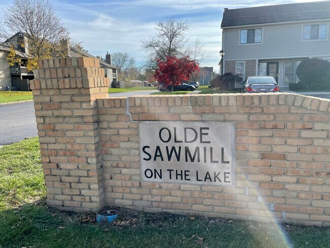 Foto del edificio - 2618 Cedar Lake Dr