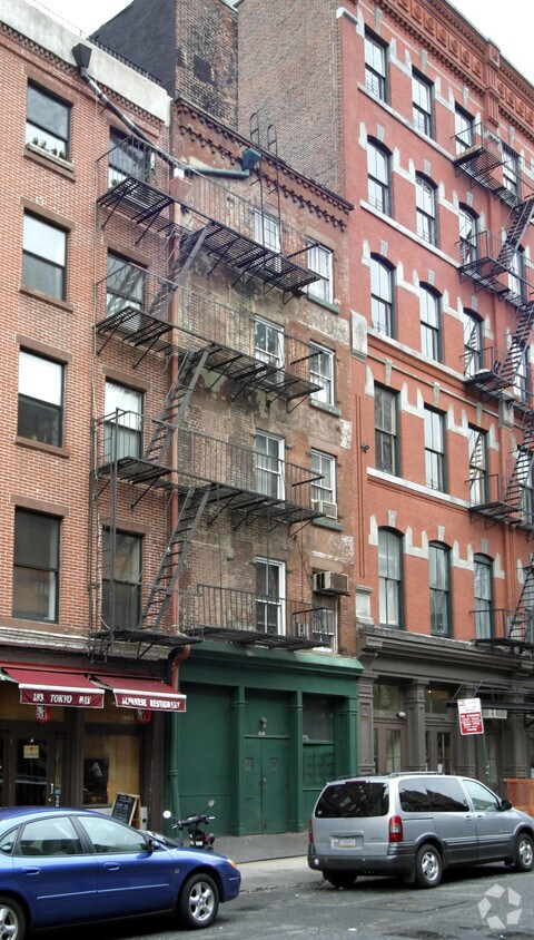Building Photo - Elavator Apartment