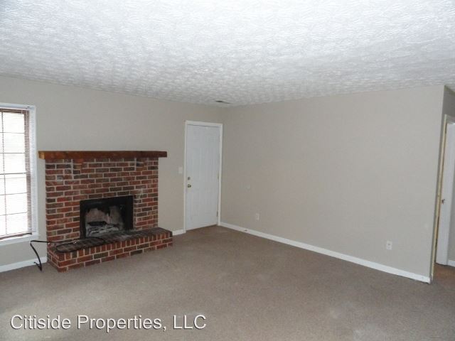 Building Photo - 2870 Lakemont Dr SW