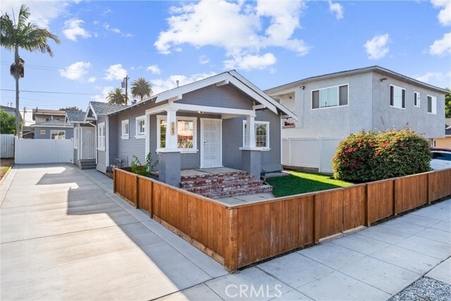 Building Photo - 765 Loma Ave