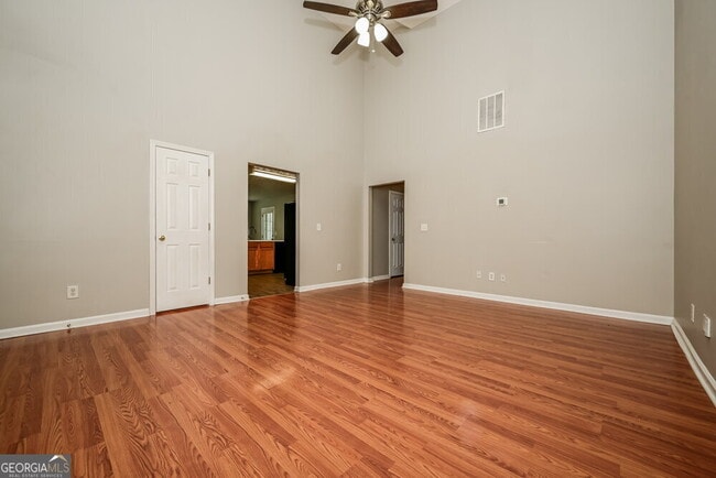 Building Photo - 10 Belmont Park Ln