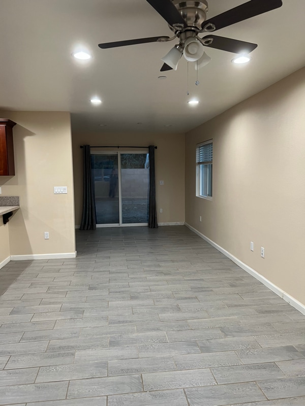 Foto del edificio - 10629 Lind Ave