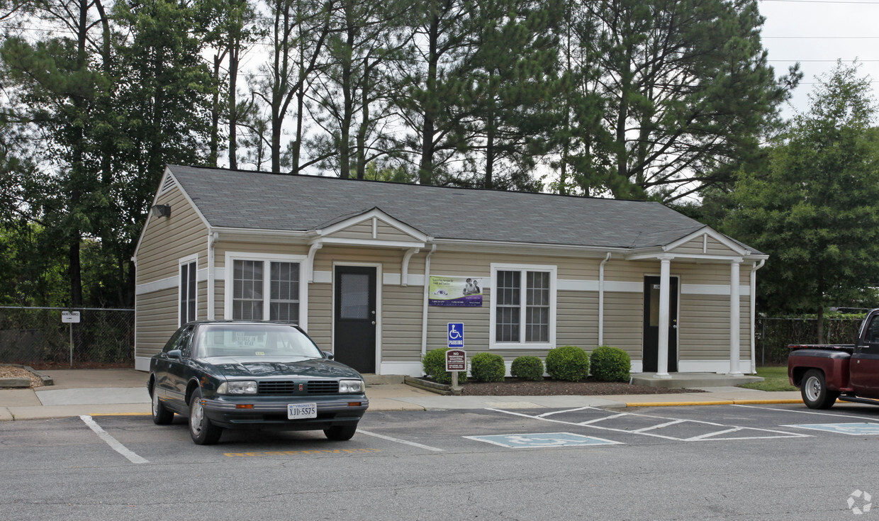 Building Photo - Lafayette Gardens