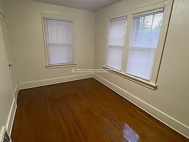 Building Photo - 212 E Maywood Ave