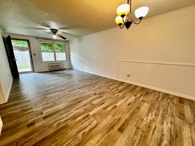 Foto del edificio - 5291 Dalewood Dr