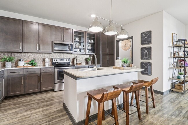 Building Photo - Revl Crockett Row