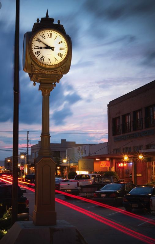 Foto del edificio - 115 E Tyler