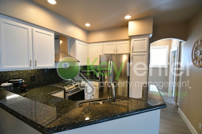 Foto del edificio - Resort-Style Living in Mission Valley | Bright, Updated & Move-In Ready
