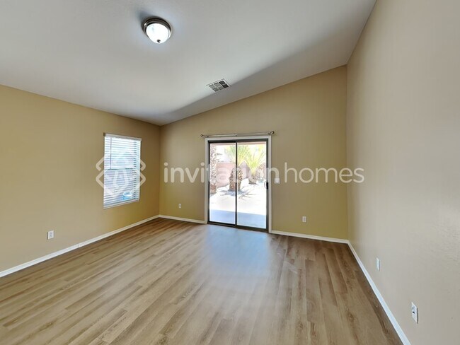 Building Photo - 8331 W Cordes Rd