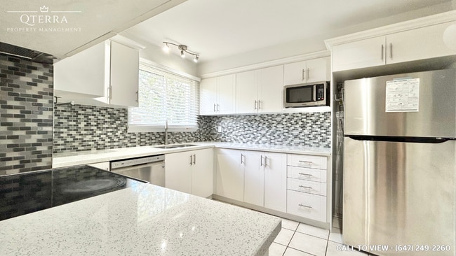 Photo du bâtiment - 82A Corby Cres