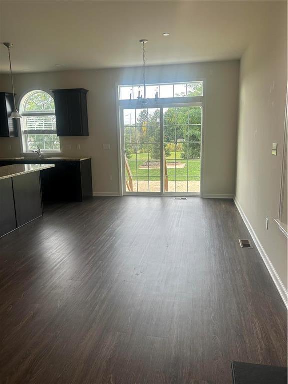 Foto del edificio - 3182 W Huntington Ln
