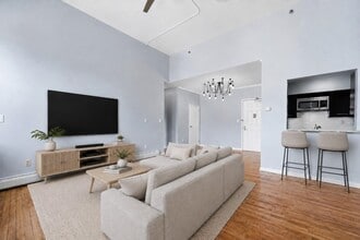 Building Photo - 501 Adams St