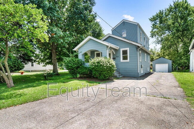 Building Photo - 4637 Alpine Ave