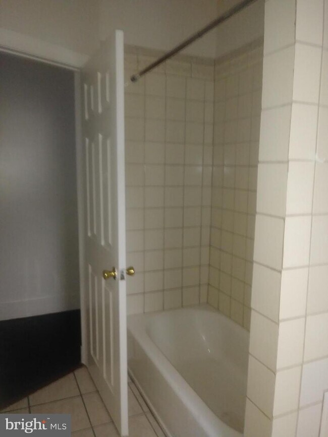 Foto del edificio - 3350 N Water St