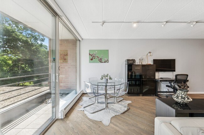 Foto del edificio - 630 Vernon Ave