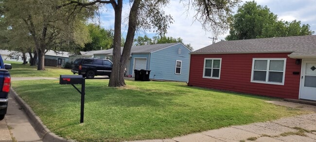 Building Photo - 1333 Ponca Ave