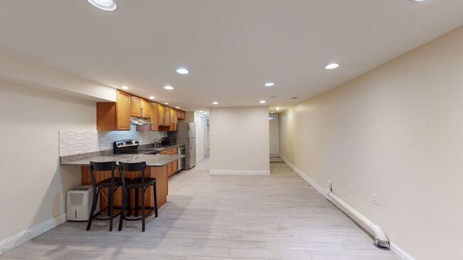 Foto del edificio - 648 Morton St NW