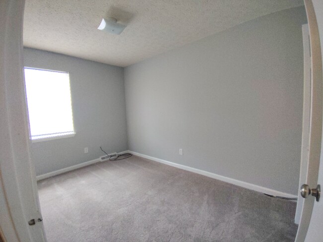 Foto del edificio - 33 Fonda Dr