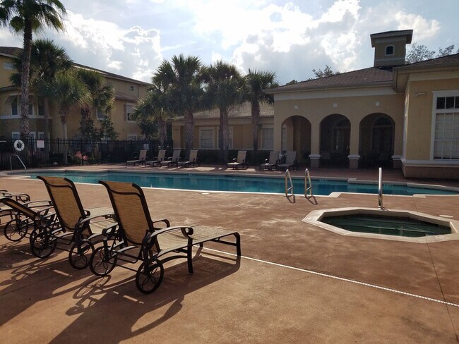 Foto del edificio - A small, gated community close to UNF, St....