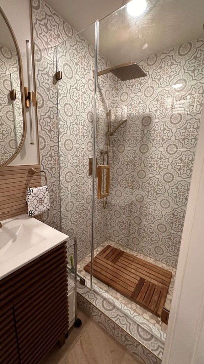 Building Photo - 3351 Hamilton Way