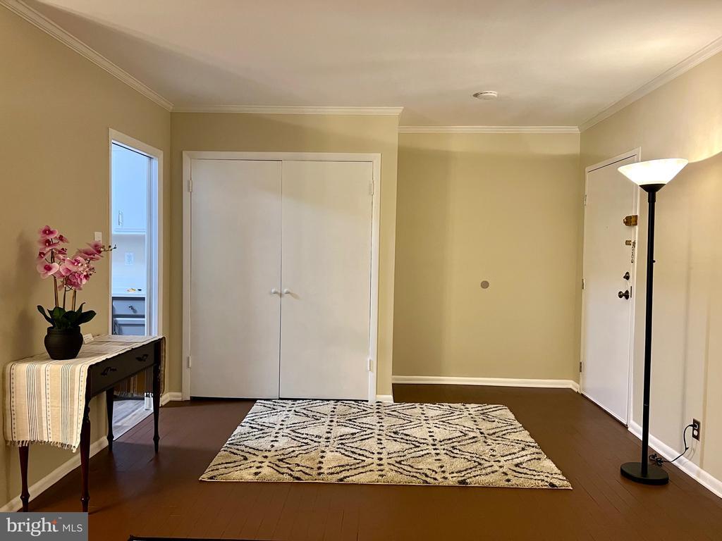 Foto principal - 6290 Edsall Rd