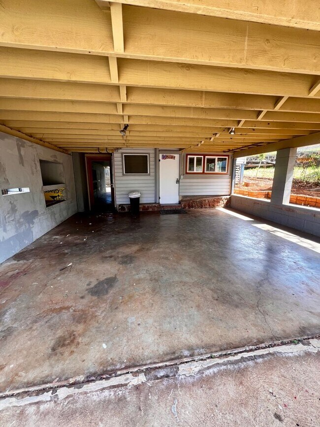 Building Photo - Charming 1 bed, 1 bath, In Kaimuki