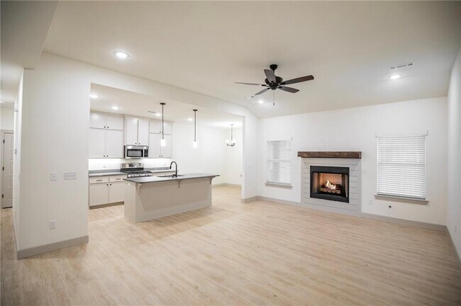 Foto del edificio - 949 Cook St