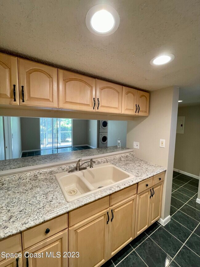 Building Photo - 1664 Sunny Brook Ln