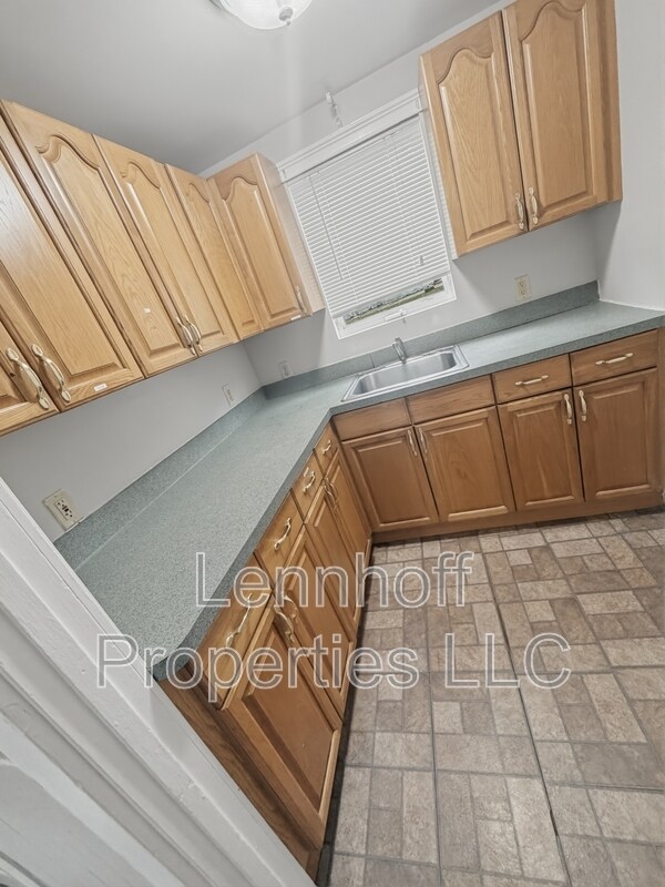 Foto del edificio - 130 S Elm St