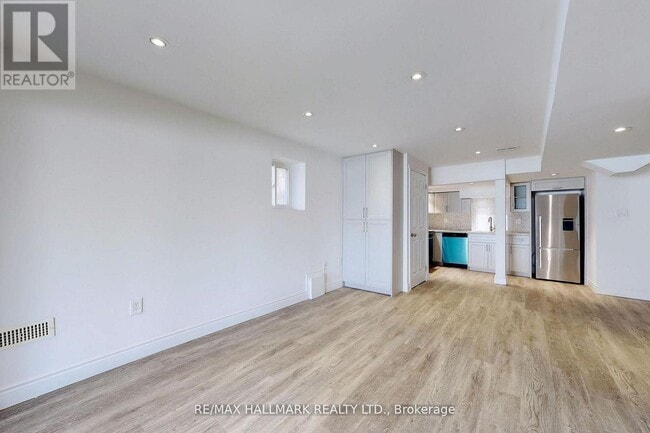 Building Photo - 1052 Eagle Ridge Dr