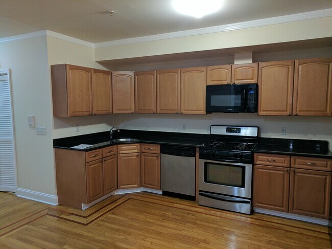 Building Photo - 4407 Palisade Ave